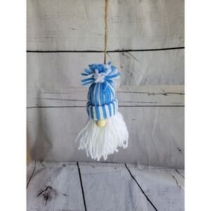 Handmade Hanging Yarn Pom Pom Christmas Gnomes Ornament White Blue Hat New